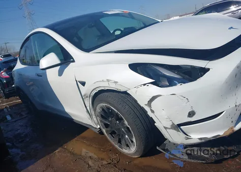 2024 Tesla Model Y Long Range Single Motor Rear-Wheel Drive/Rwd z USA, uszkodzony, nr VIN 7SAYGDED3RF093468